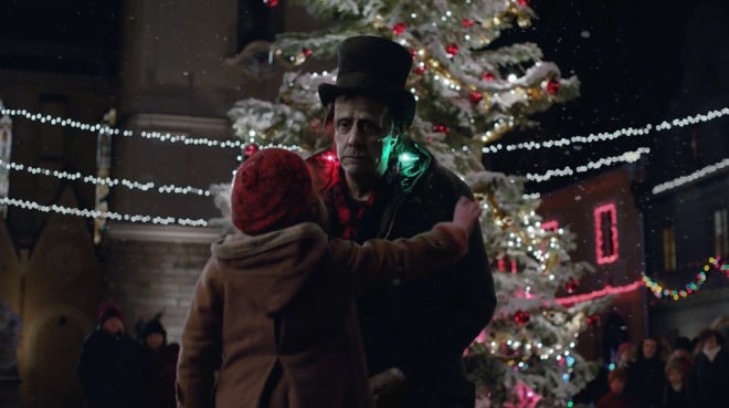 apple-frankie-holiday